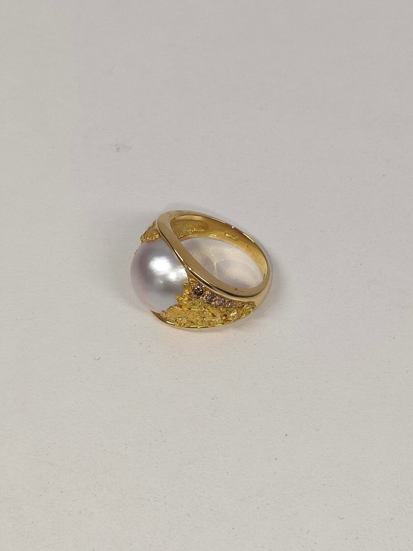 Elegant 18ct Yellow Gold, South Sea Pearl, Cognac Diamond Ring